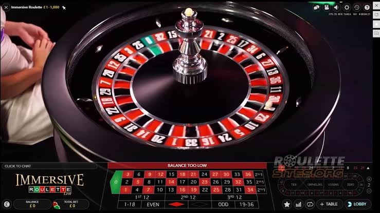 8 Advantages of Playing Slots Online 